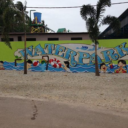 Hs Farm Waterpark Villa Muar 外观 照片