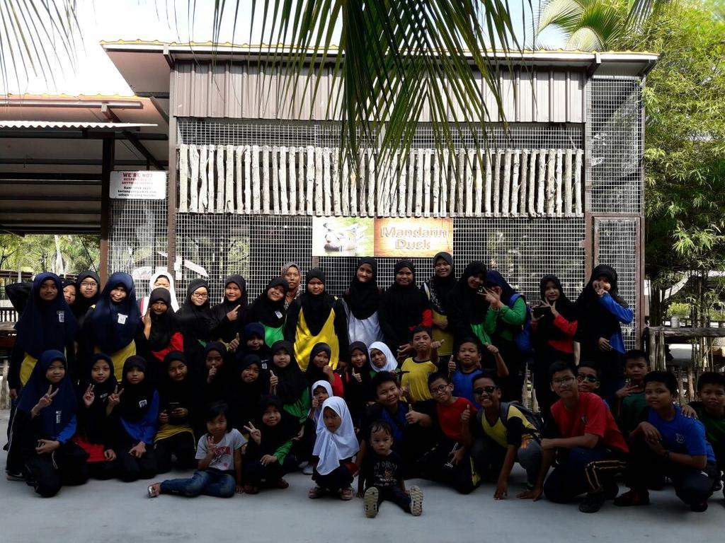 Hs Farm Waterpark Villa Muar 外观 照片