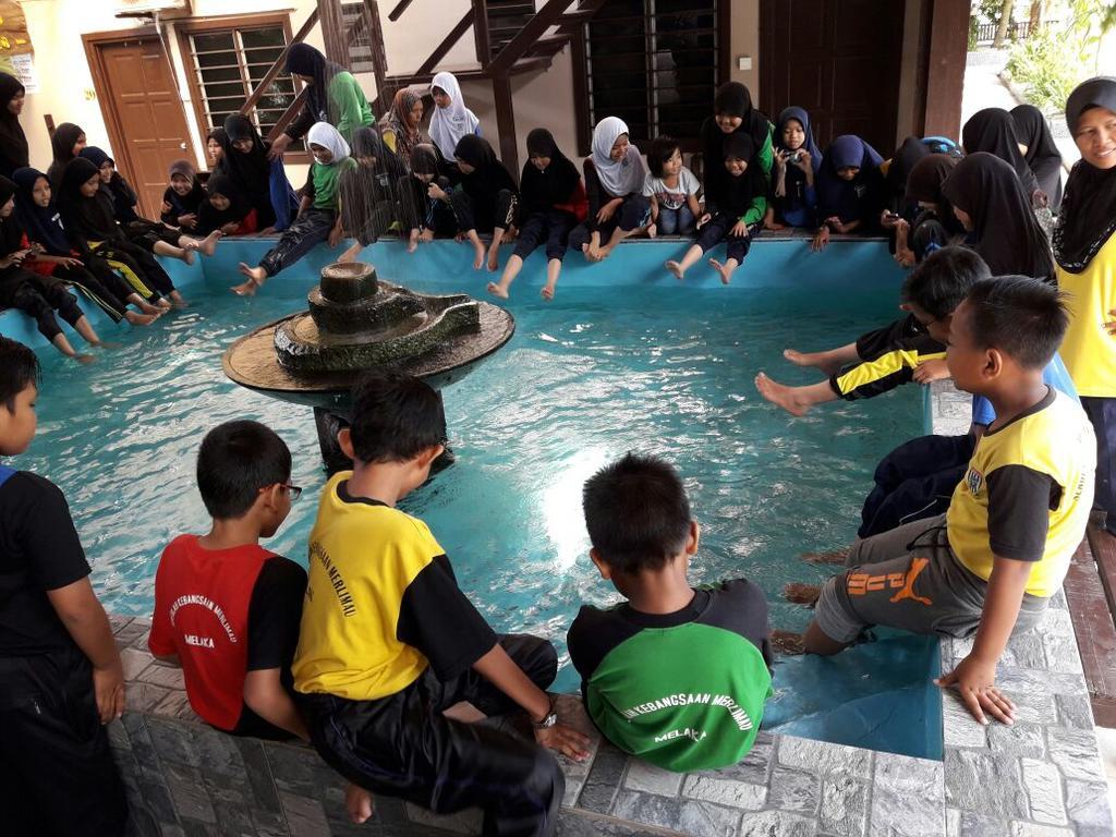 Hs Farm Waterpark Villa Muar 外观 照片