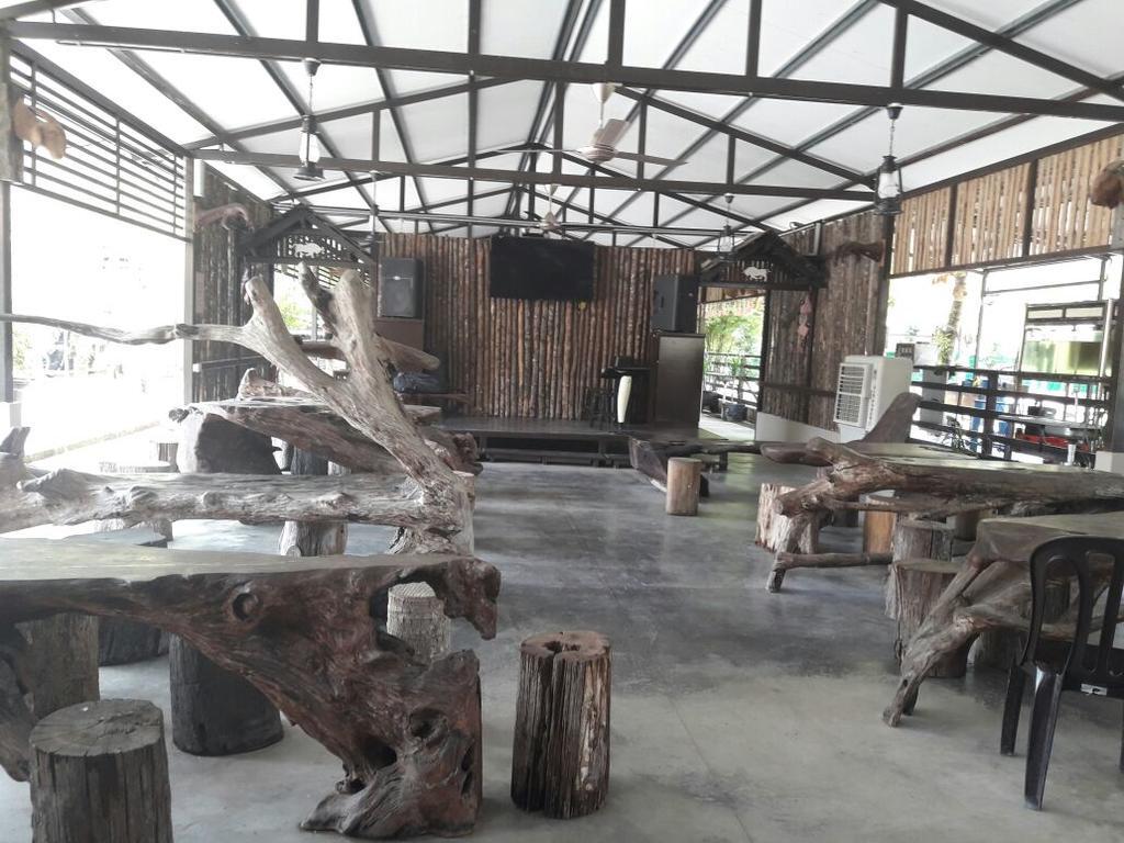 Hs Farm Waterpark Villa Muar 外观 照片