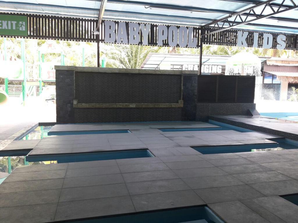 Hs Farm Waterpark Villa Muar 外观 照片