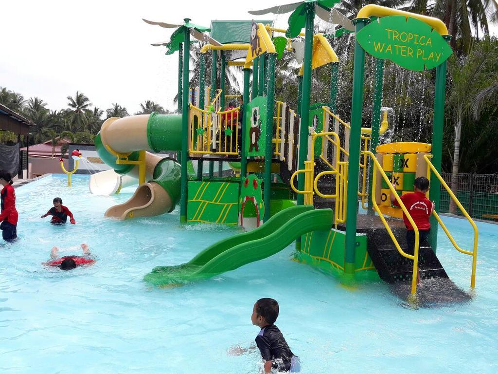 Hs Farm Waterpark Villa Muar 外观 照片